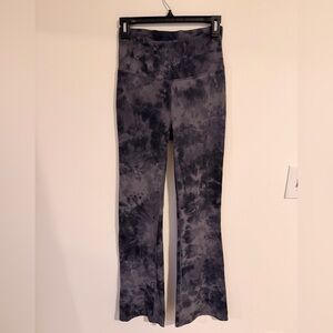 LIKE NEW Lululemon High Rise Flare Leg Athletic Pant